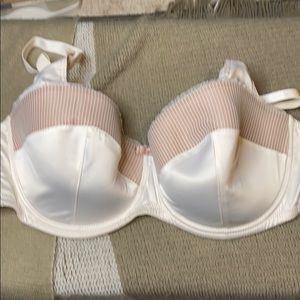 Bra42DDD 42F cream & white NEW underwire Adore Me